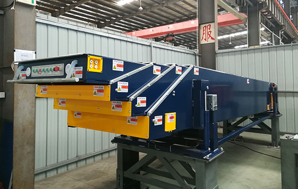 通过一个操作杆或操作按扭,即可实现伸缩机到达操作者需要的任何位置